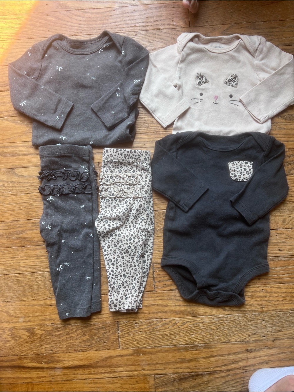 Carters baby Girl Bundle Kitty Cat and Bows sets size 6M